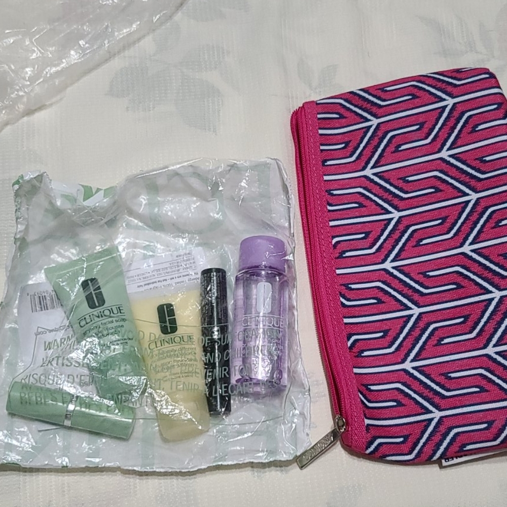 Clinique Travel Gift Set with Bag